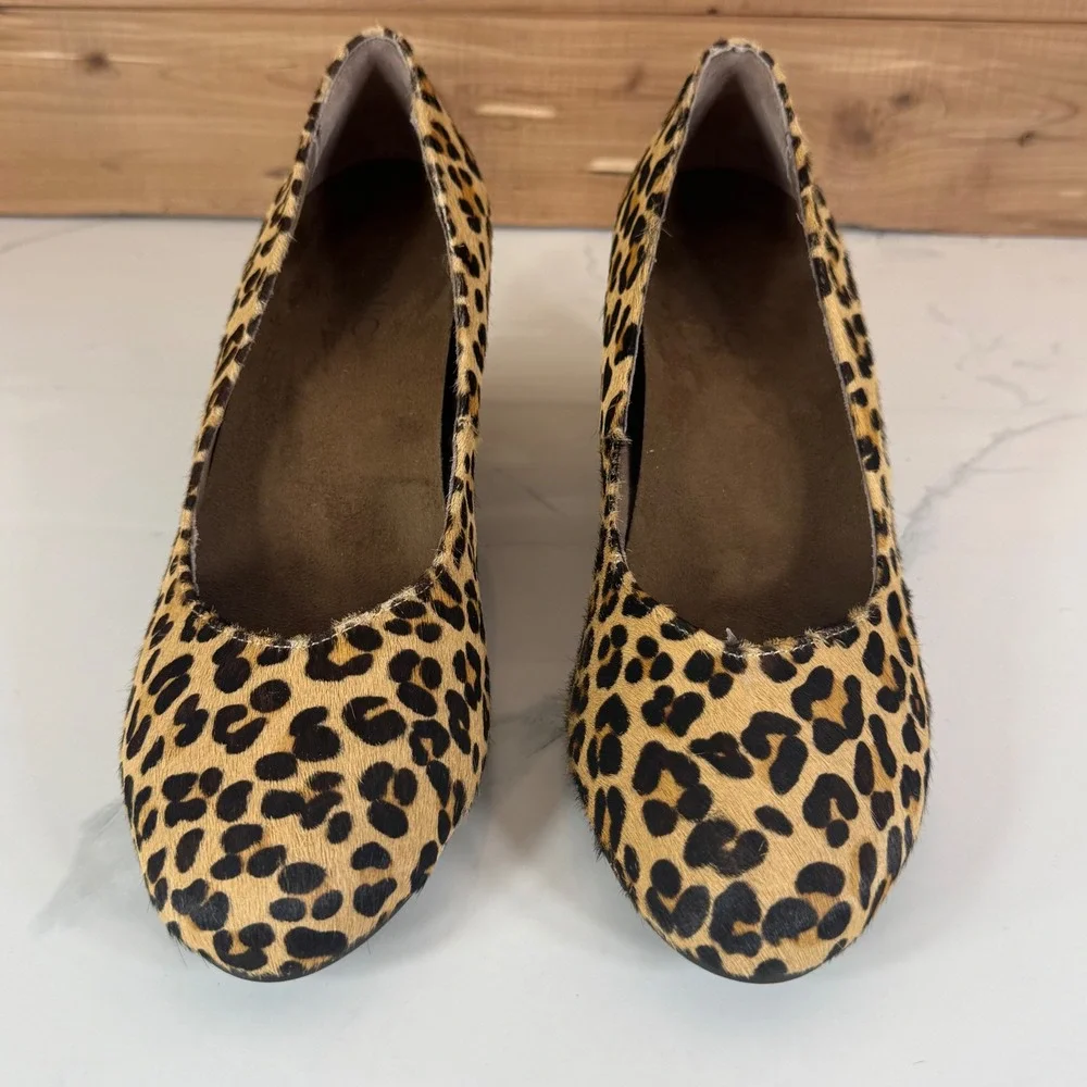 Vionic Leopard Print Calf Hair Wedge Pumps Womens 10 Round Toe Animal Print